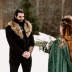 Le marié lors le la cérémonie.