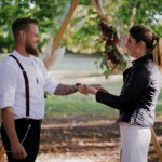 Passage de l'alliance par la mariée.