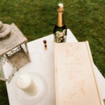 La capsule temporelle au nom des jeunes mariés.